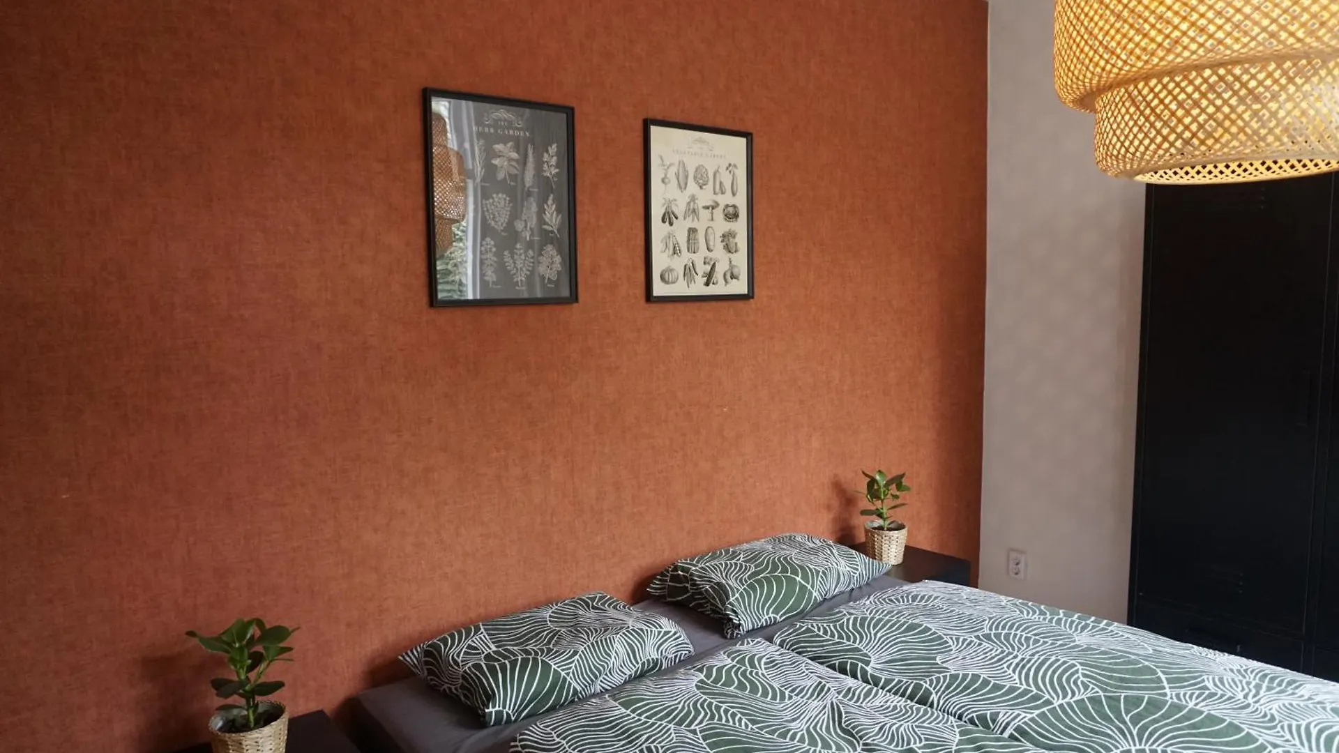 'T Onderhuis In Delft 0*,